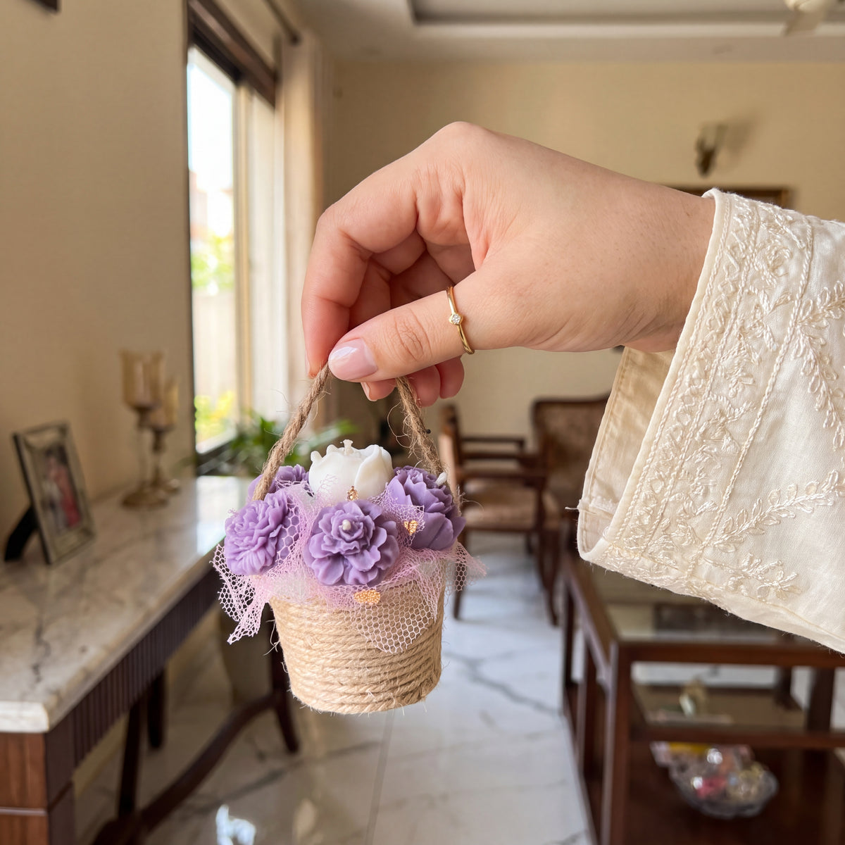 Blooming Candle Bouquet 🌸